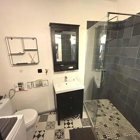 Le Revennes Apartamento